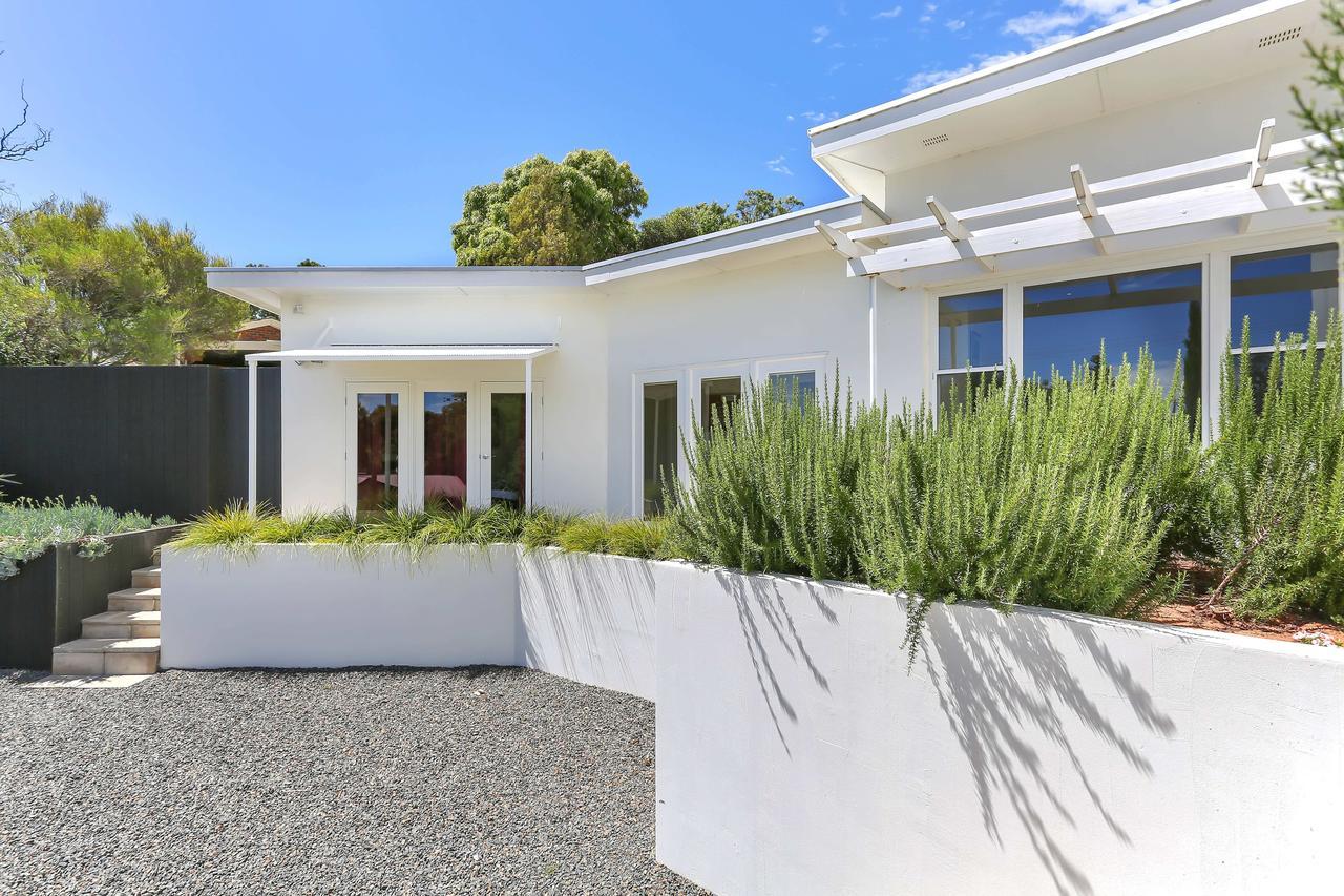 Barossa White House The West Wing Bed & Breakfast Angaston Bagian luar foto