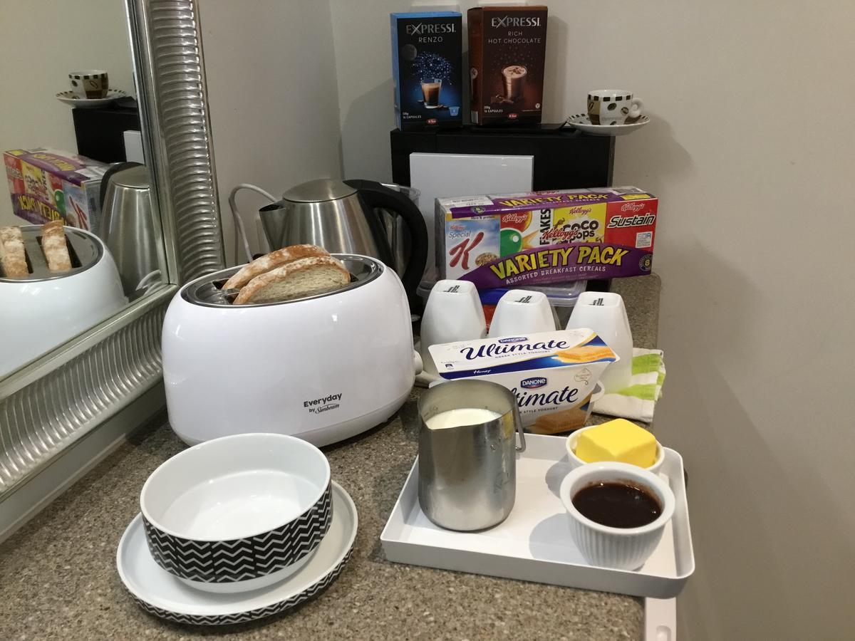 Barossa White House The West Wing Bed & Breakfast Angaston Bagian luar foto